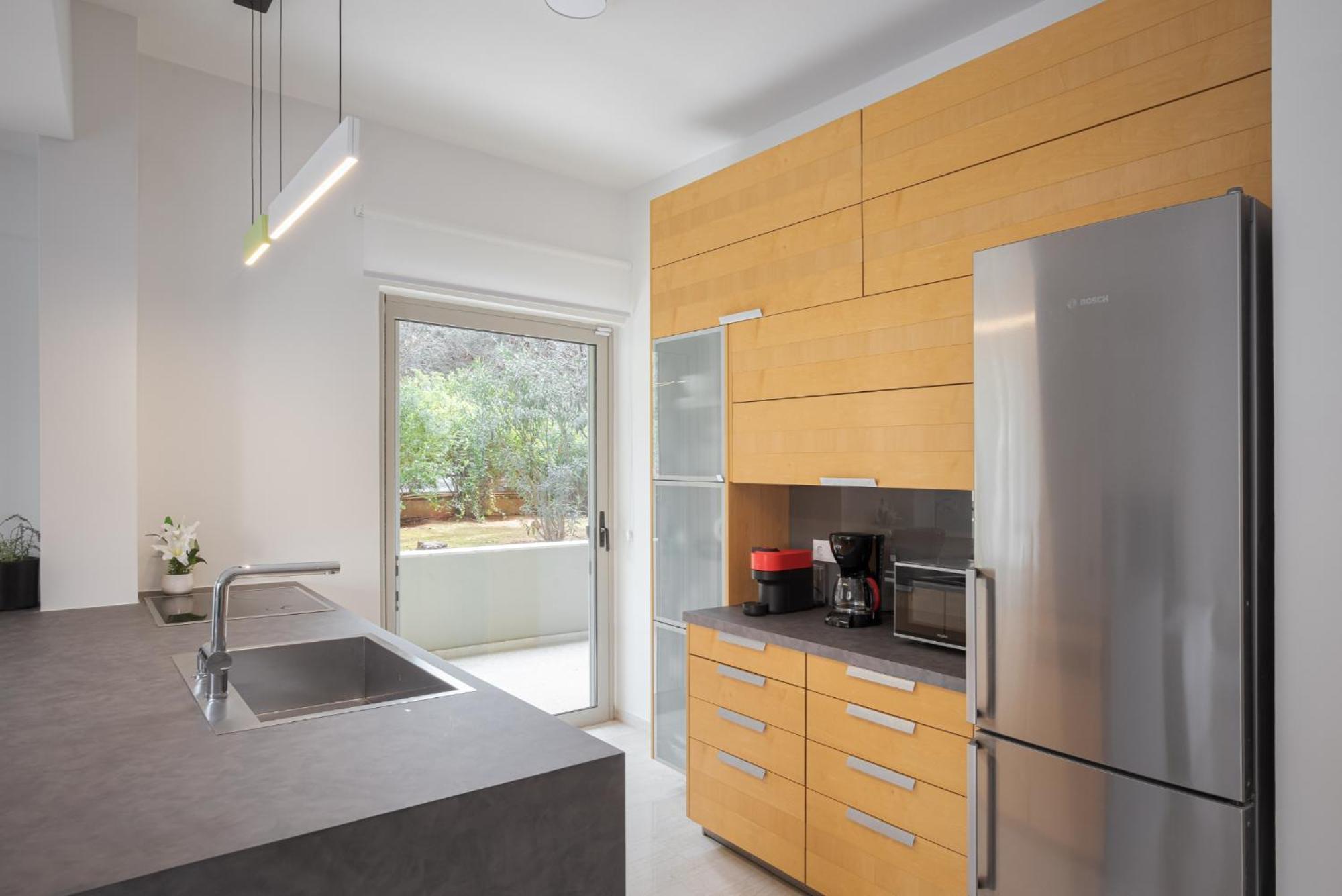 Vouliagmeni Stylish Apartment *